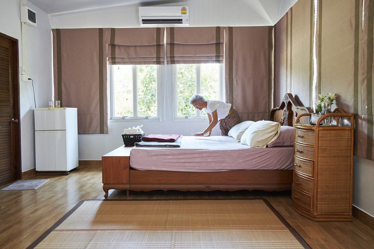 Airbnb Hosts 1 m