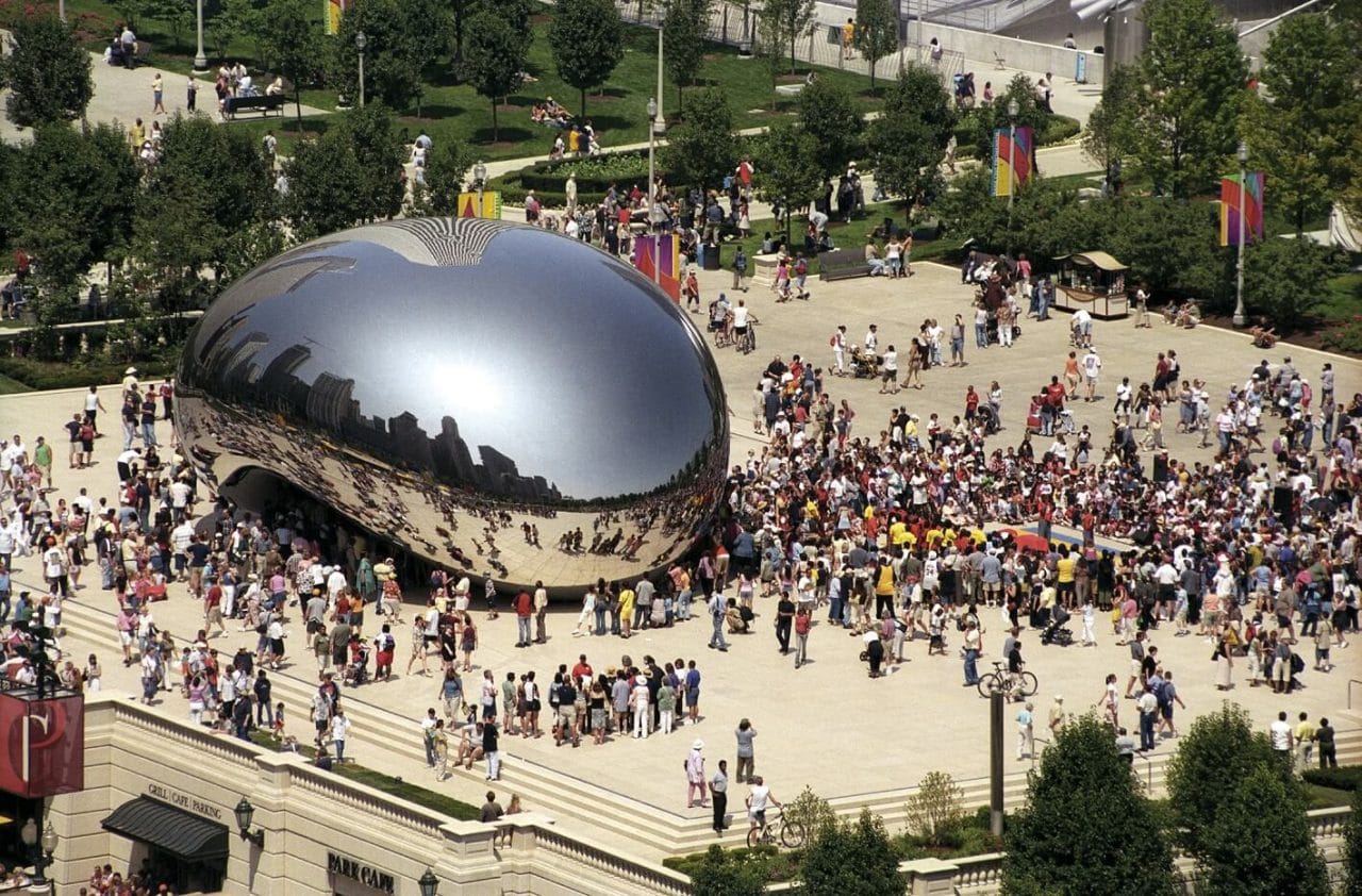 Anish Kapoor Cloud Gate Stainless steel x x m Millennium Park Chicago USA Photo Peter J Schluz © Anish Kapoor All rights