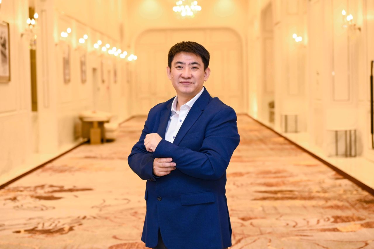 นายปริญญา ธนินถิรากุล กรรมการผู้จัดการ อเรย์ โฮมบิลเดอร์