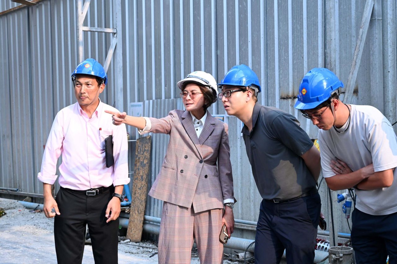 ดร ยุ้ย เกษรา SENA ()