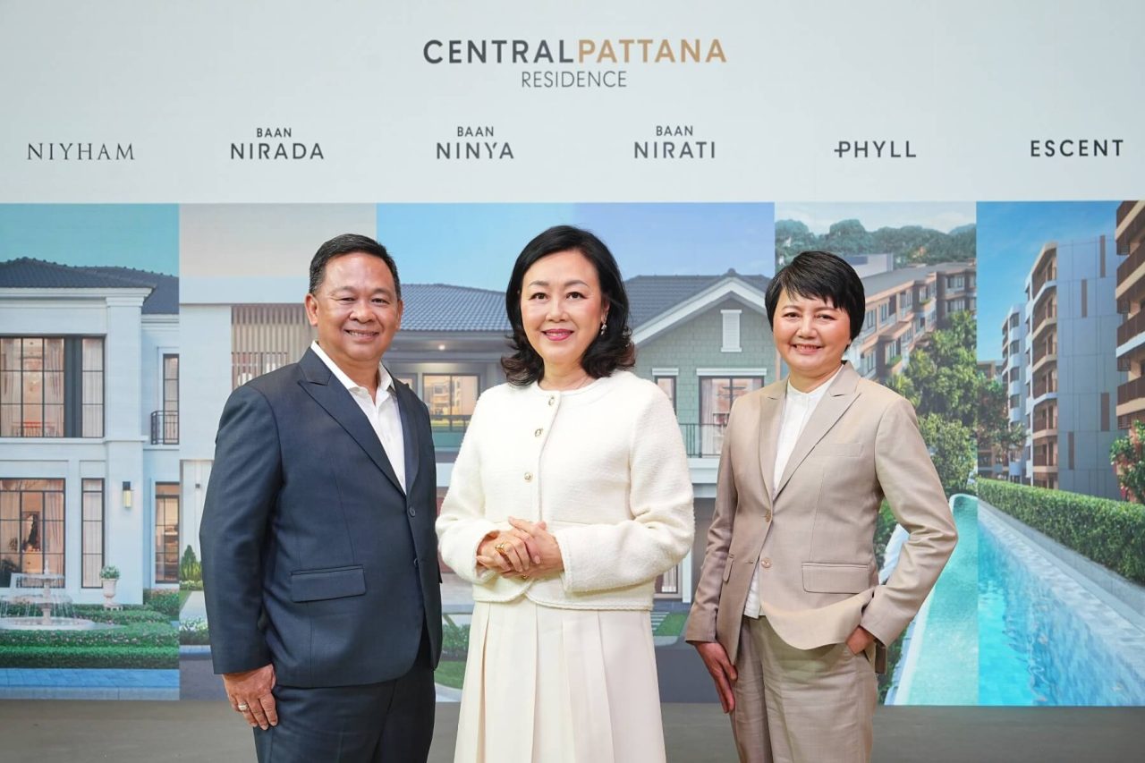 คุณกรี เดชชัย คุณวัลยา จิราธิวัฒน์ คุณนาวิตรา จันเกษม