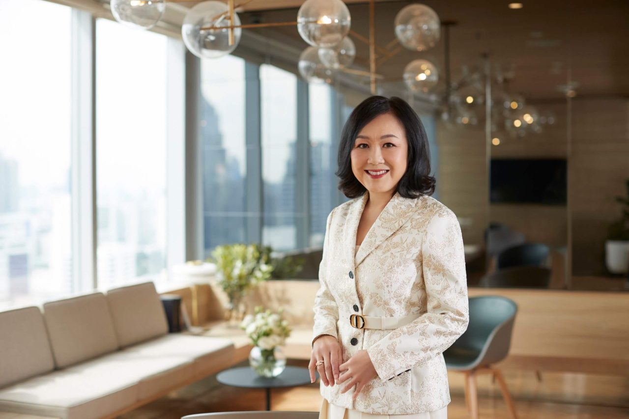 คุณวัลยา จิราธิวัฒน์