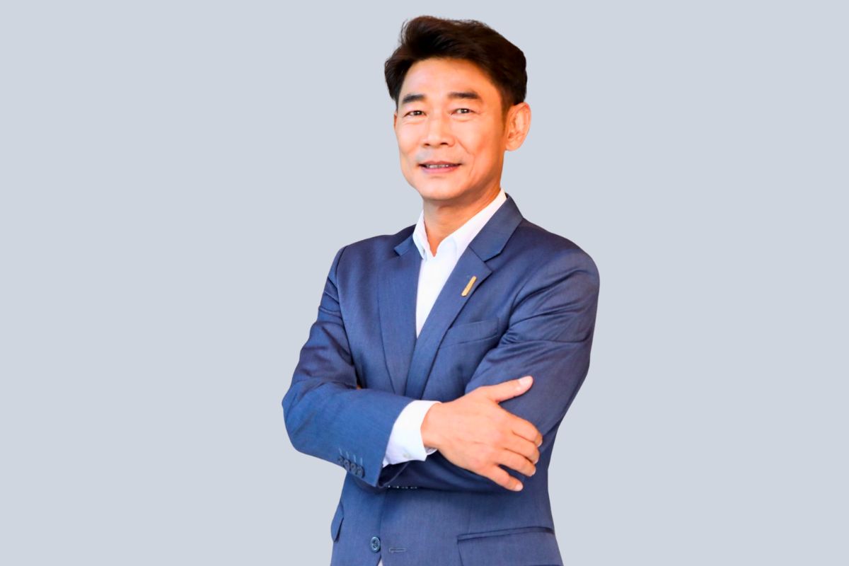 สุนทร สถาพร