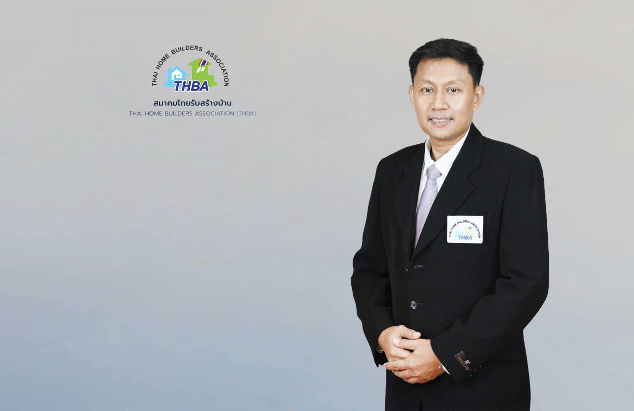 คุณนิรัญ โพธิ์ศรี นายกสมาคมฯ