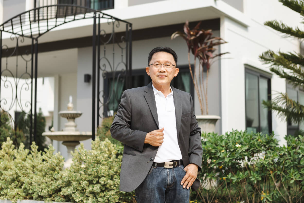 คุณบุญชัย ชัยอนันต์บวร รองกรรมการผู้จัดการ แนวนอน