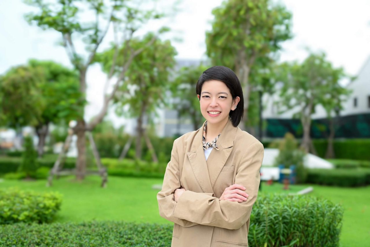 นางสาวอุมาพร ธัญลักษณ์ภาคย์ SENA