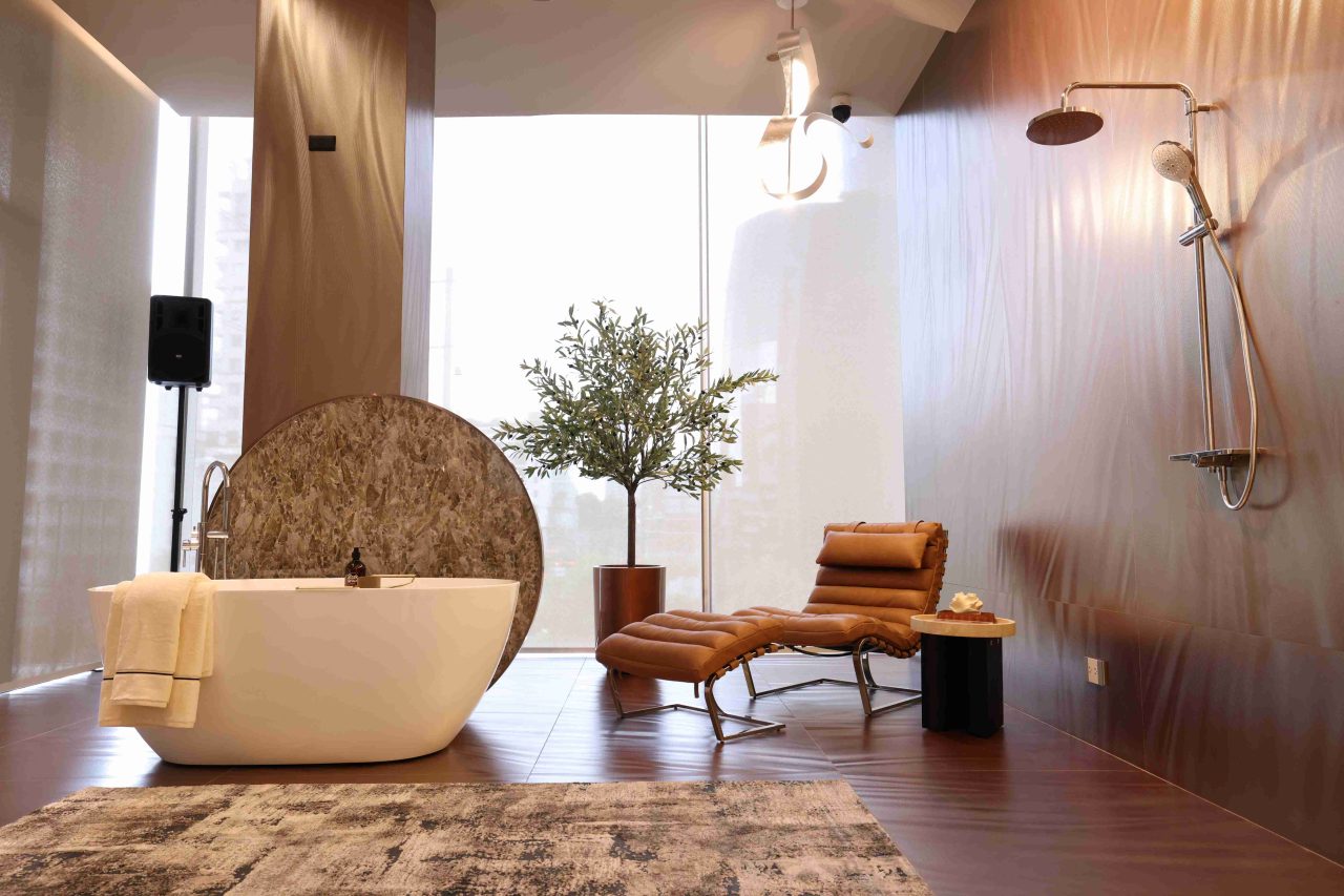 บรรยากาศโชว์รูม ()