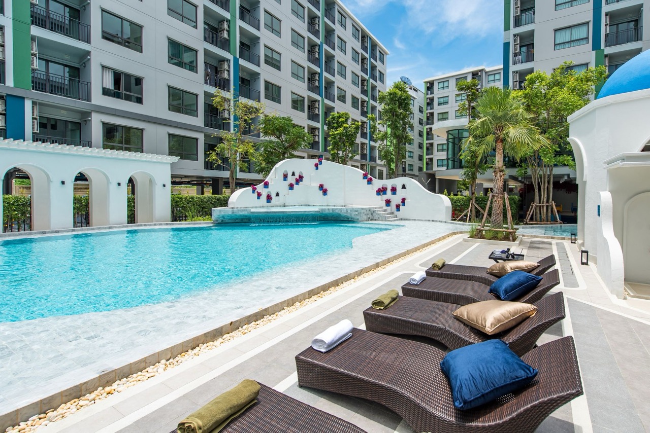 The Santorini Pool () ขนาดใหญ่