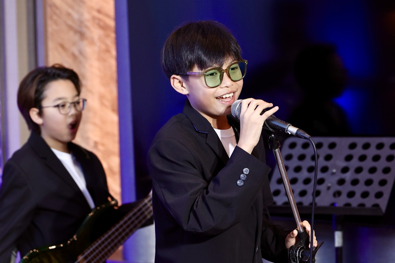 A WINTER HARMONY ขนาดใหญ่