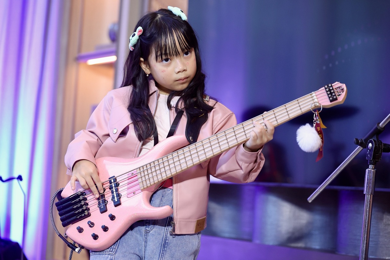 A WINTER HARMONY ขนาดใหญ่