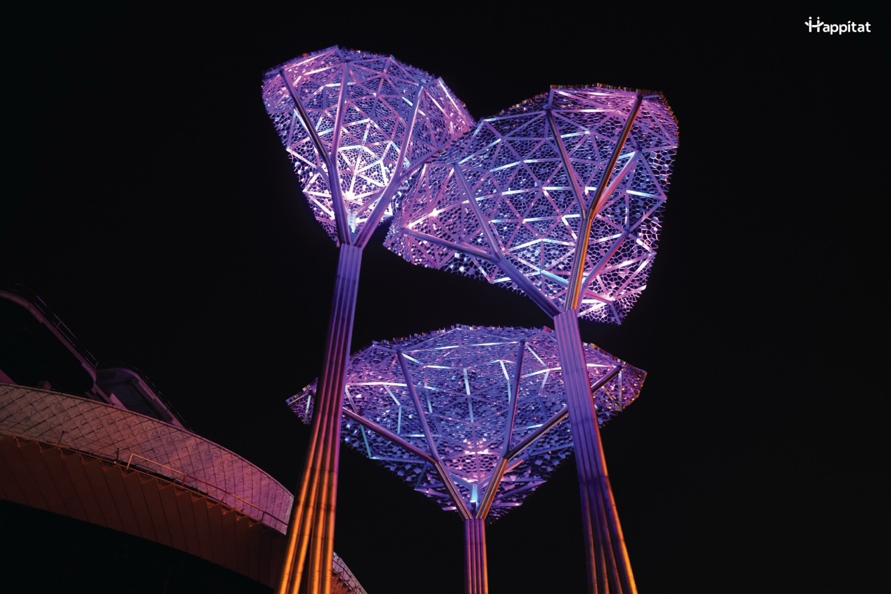 The Enchanted Trees Lighting ขนาดใหญ่