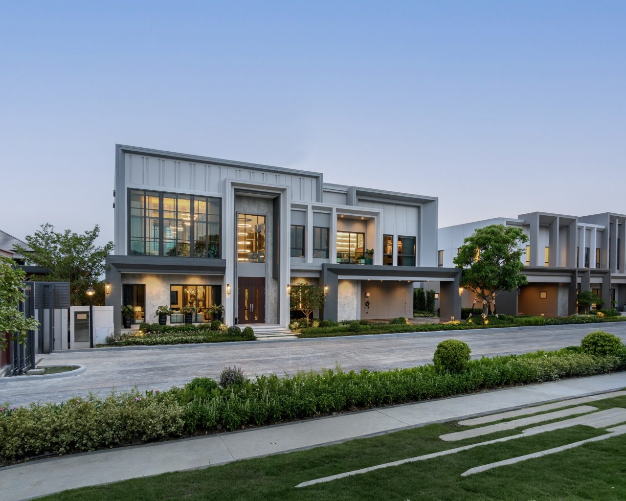 Bangkok Boulevard Signature ()