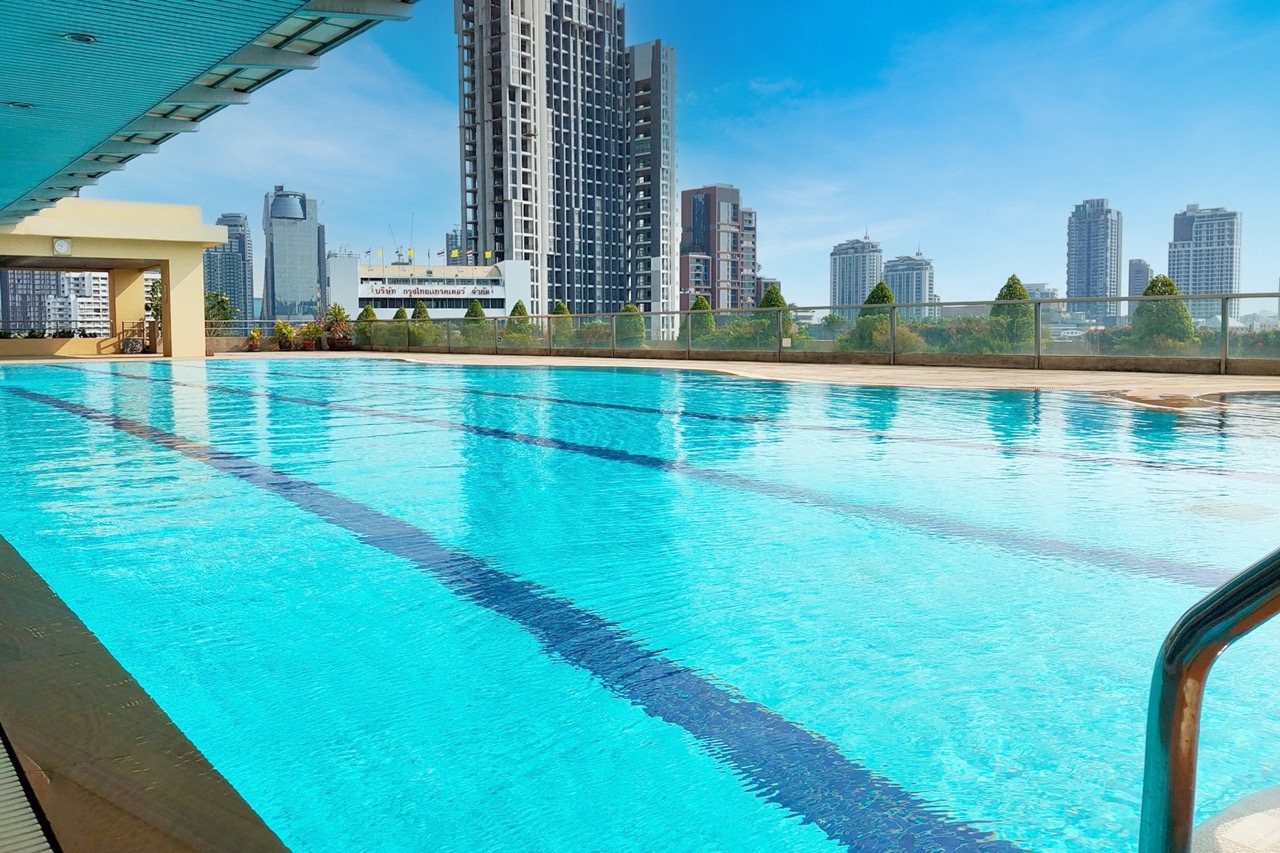 ศูนย์มีดี ขนาดใหญ่