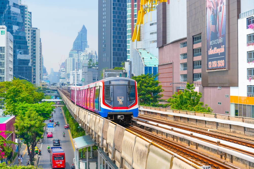 View,Of,Bangkok,Skyline,And,Skyscraper,With,Bts,Skytrain,Bts