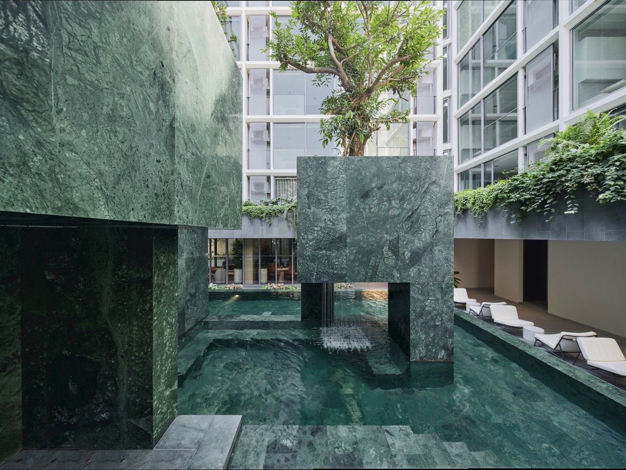 Scope Promsri The Cenote court ขนาดใหญ่