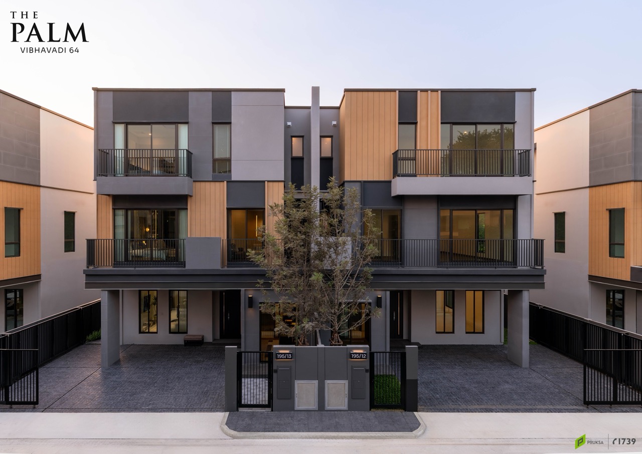 The Palm Vibhavadi ขนาดใหญ่