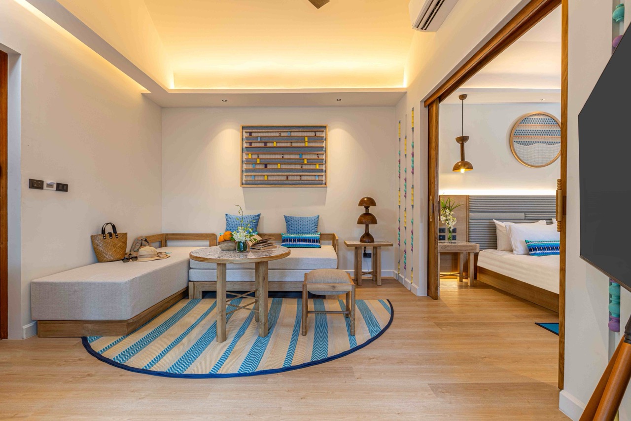 Deluxe Garden Suite Living ขนาดใหญ่