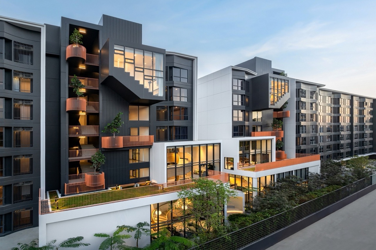 บลู สุขุมวิท Exterior Grand Unity ขนาดใหญ่