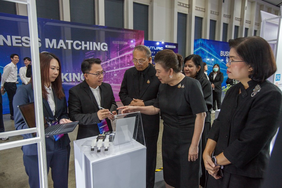 ภาพบรรยากาศการเยี่ยมชมบูธ
